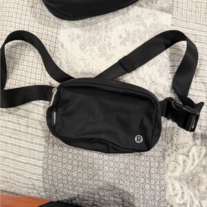 Lululemon Everywhere Belt Bag – Black